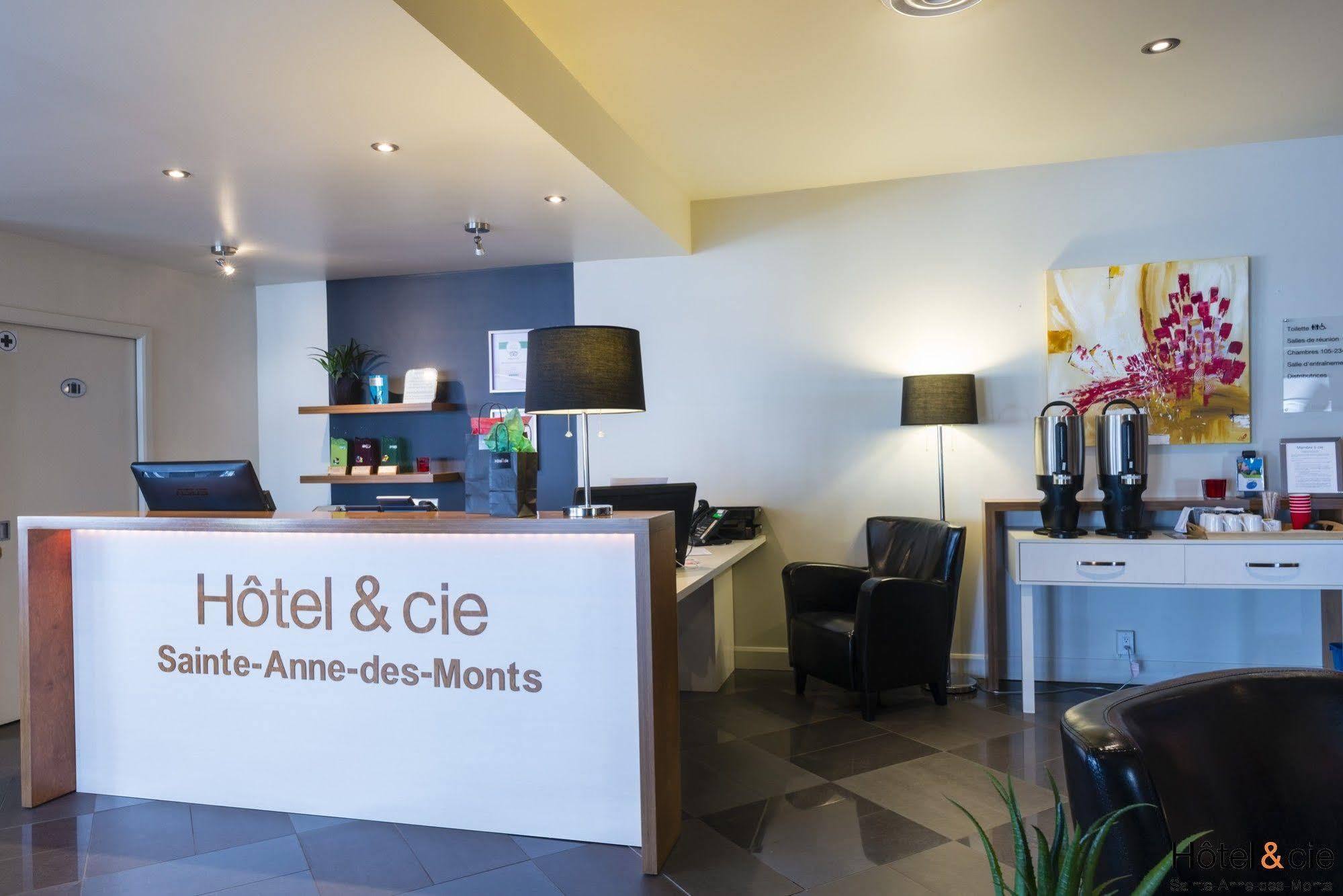 Hotel & Cie Sainte Anne des Monts Exterior photo